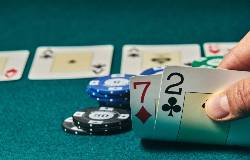 bluff in poker