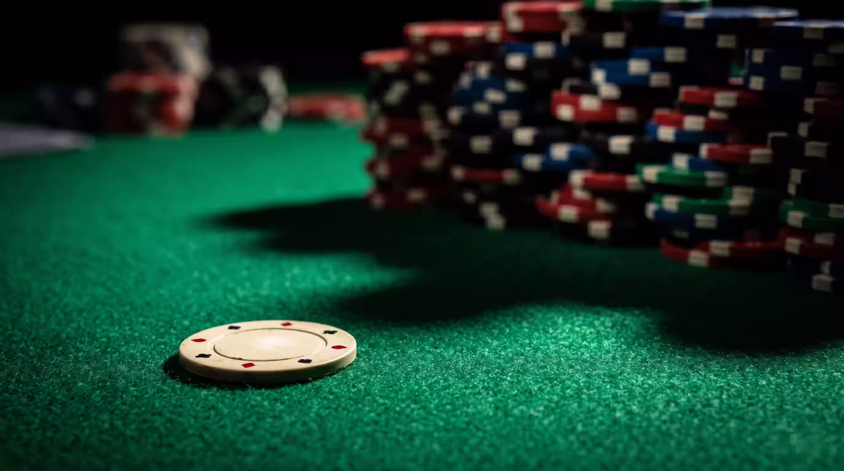 Small Blind Strategy in Poker: How to Stop Bleeding Money from the Worst Seat